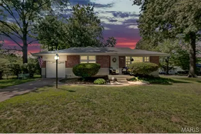 10307 Seaton Drive, Saint Louis, MO 63137 - Photo 2