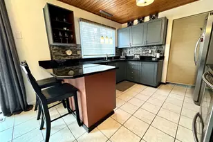 15446 Grantley Dr, Chesterfield, MO 63017 - Photo 6