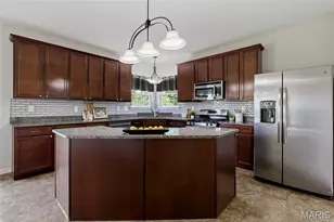 9923 Vicksburg Siege Ct, Saint Louis, MO 63123 - Photo 8