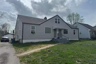 916 Murcia St, Saint Louis, MO 63138 - Photo 2