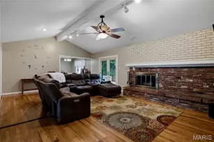 334 Dungate Dr, Chesterfield, MO 63017 - Photo 4