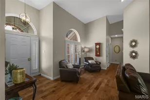 845 Wellesley Pl Dr, Chesterfield, MO 63017 - Photo 2