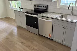 9091 Patrick Dr, Saint John, MO 63114 - Photo 6