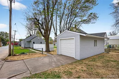 1525 N 4th Street, Saint Charles, MO 63301 - Photo 10