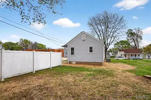 1525 N 4th St, Saint Charles, MO 63301 - Photo 14
