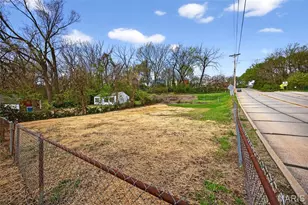 1525 N 4th St, Saint Charles, MO 63301 - Photo 12