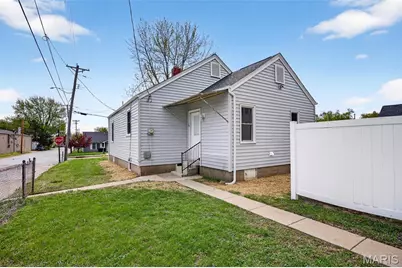 1525 N 4th Street, Saint Charles, MO 63301 - Photo 8