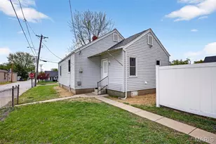 1525 N 4th St, Saint Charles, MO 63301 - Photo 8