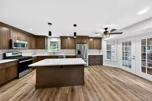 4568 Braungate Dr, Saint Louis, MO 63128 - Photo 14