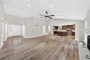 4568 Braungate Dr, Saint Louis, MO 63128 - Photo 10