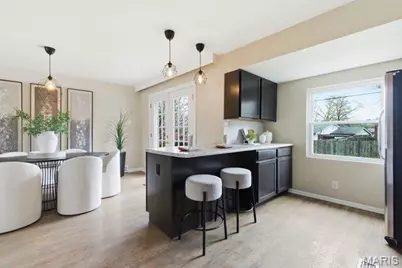 7424 Saleen Court, Saint Louis, MO 63130 - Photo 12