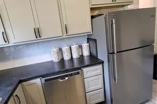 8975 Burton Ave, Overland, MO 63114 - Photo 20