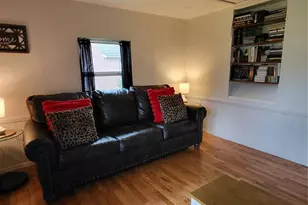 8975 Burton Ave, Overland, MO 63114 - Photo 36