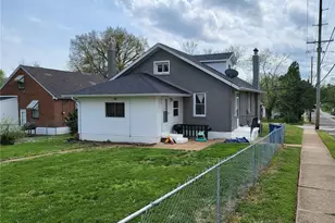 8975 Burton Ave, Overland, MO 63114 - Photo 6