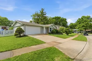 1255 Jade Wind Cir, Ballwin, MO 63011 - Photo 2
