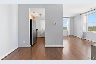 5330 Pershing Avenue #807, Saint Louis, MO 63112 - Photo 2