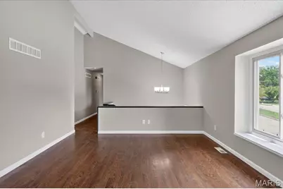 719 La Bonne Parkway, Manchester, MO 63021 - Photo 4