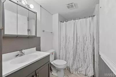 11828 Foxwood Drive, Maryland Heights, MO 63043 - Photo 22