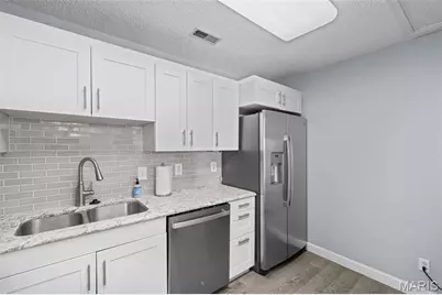8905 Cardinal Terrace, Saint Louis, MO 63144 - Photo 14