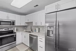 8905 Cardinal Terrace, Saint Louis, MO 63144 - Photo 16