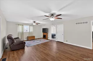 2250 Loveland Dr, Florissant, MO 63031 - Photo 10