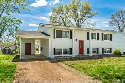 28 James Court, Ballwin, MO 63021 - Photo 2