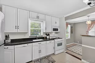 11141 Pine Forest Dr, Saint Louis, MO 63126 - Photo 8