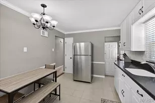 11141 Pine Forest Dr, Saint Louis, MO 63126 - Photo 6