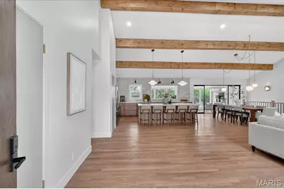 33 Stoneleigh Towers, Olivette, MO 63132 - Photo 2