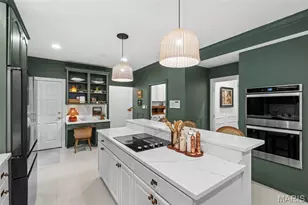 2480 Town and Country Ln, Town and Country, MO 63131 - Photo 32