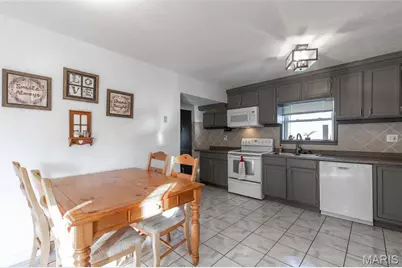 8708 S Grand Avenue, Saint Louis, MO 63125 - Photo 16