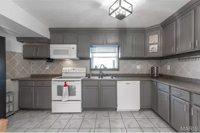 8708 S Grand Avenue, Saint Louis, MO 63125 - Photo 18