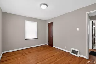 7805 Utica Dr, Saint Louis, MO 63133 - Photo 18