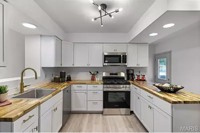 660 Herbst, Florissant, MO 63031 - Photo 12