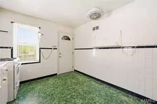 819 Portland Terrace, Saint Louis, MO 63147 - Photo 18