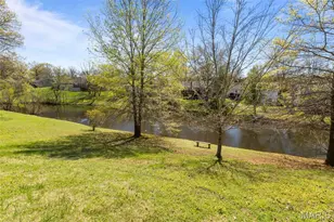 210 Vistaoak Ct, Ballwin, MO 63021 - Photo 4