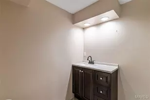 210 Vistaoak Ct, Ballwin, MO 63021 - Photo 44