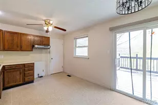 210 Vistaoak Ct, Ballwin, MO 63021 - Photo 32