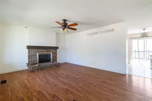 210 Vistaoak Ct, Ballwin, MO 63021 - Photo 14