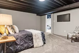 2015 Avon Dr, Florissant, MO 63033 - Photo 22
