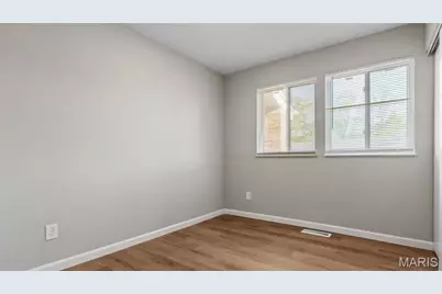 2015 Avon Drive, Florissant, MO 63033 - Photo 8