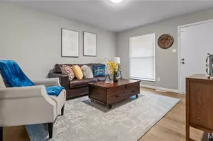 2015 Avon Dr, Florissant, MO 63033 - Photo 18