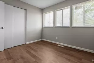 2015 Avon Dr, Florissant, MO 63033 - Photo 12