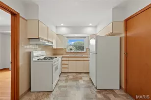 8542 Craighill Dr, Saint Louis, MO 63123 - Photo 8