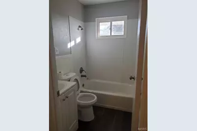 220 Roderick Drive, Saint Louis, MO 63137 - Photo 8