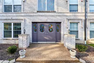 4392 Chateau De Ville Dr, Unincorporated, MO 63129 - Photo 4