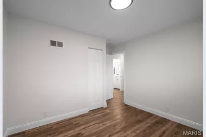 4512 Burncoate Drive, Oakville, MO 63129 - Photo 18