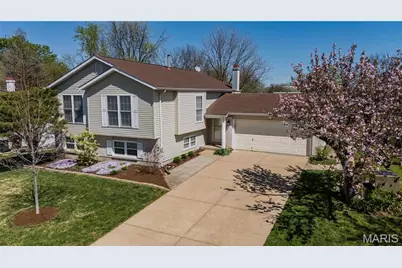 1607 Enwood Drive, Saint Peters, MO 63376 - Photo 2