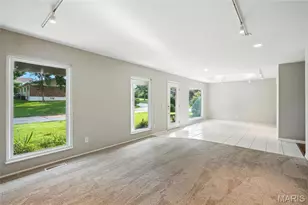 13102 Cannes Dr, Creve Coeur, MO 63141 - Photo 6