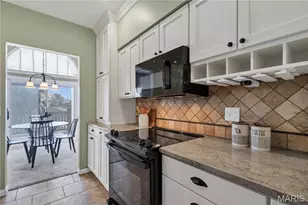 3016 Autumn Shores Dr, Maryland Heights, MO 63043 - Photo 12